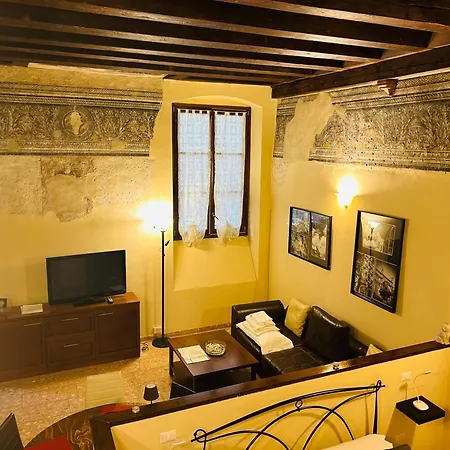 Palazzo Duomo Apartment *